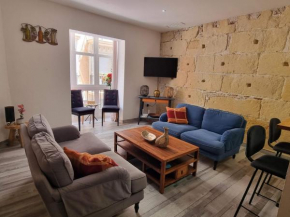 Casa Centro: Historic City Center Apartment in Cartagena - Charming & Central